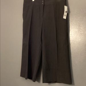 Women’s business capri’s